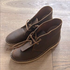 Clark’s Desert Boots, brown leather with gum sole, women’s 8, NWT